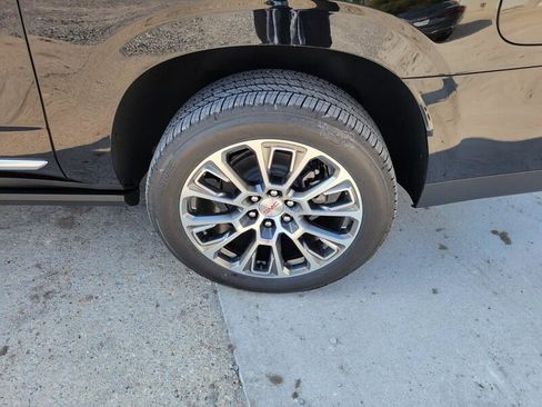 New 2026 GMC Yukon XL Denali w/ Denali Reserve Package RWD image 10