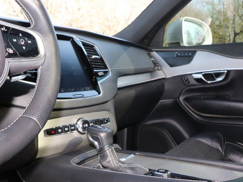 Used 2019 Volvo XC90 T6 R-Design w/ Advanced Package image 13