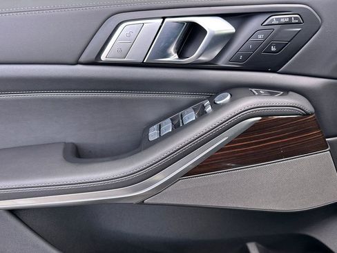 New 2026 BMW X7 xDrive40i w/ Premium Package image 10