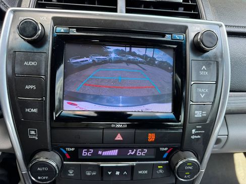 Used 2016 Toyota Camry XLE w/ Moonroof Package FWD image 19