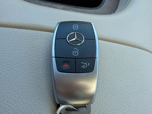 Used 2022 Mercedes-Benz GLE 350 w/ Premium Package image 34