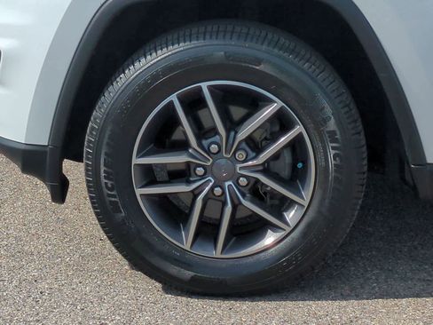 Used 2019 Jeep Grand Cherokee Limited AWD/4WD image 14
