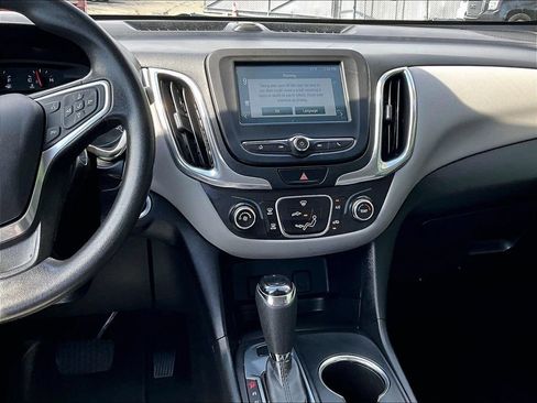 Used 2018 Chevrolet Equinox LS AWD/4WD image 17