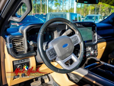 Used 2023 Ford F350 Lariat image 21