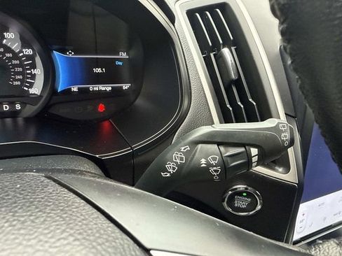 Used 2023 Ford Edge SEL image 32