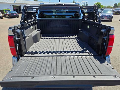 Certified 2025 Toyota Tacoma TRD Off-Road AWD/4WD image 14