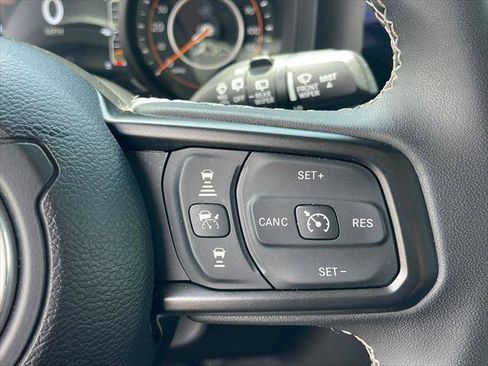 Certified 2025 Jeep Wrangler Unlimited Rubicon AWD/4WD image 23
