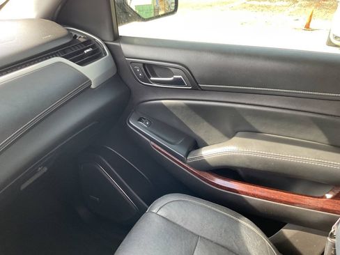 Used 2016 GMC Yukon SLE w/ Convenience Package RWD image 16