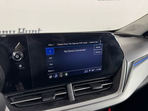 Used 2025 Chevrolet Trax LS w/ LS Convenience Package image 18