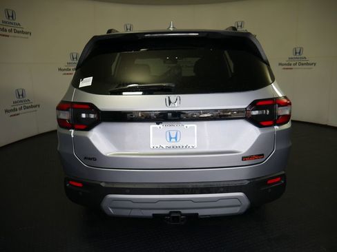 New 2025 Honda Pilot TrailSport image 7