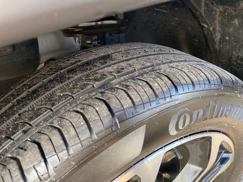 Used 2022 Jeep Compass Limited image 23