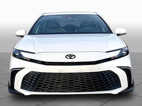 Used 2026 Toyota Camry SE w/ Convenience Package FWD image 4