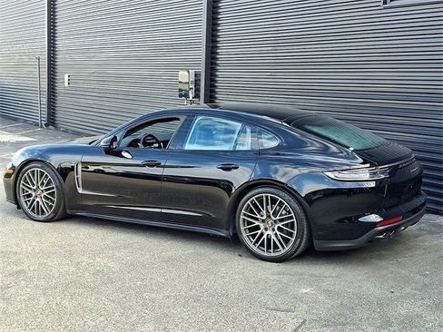 Used 2023 Porsche Panamera 4 Platinum Edition image 3