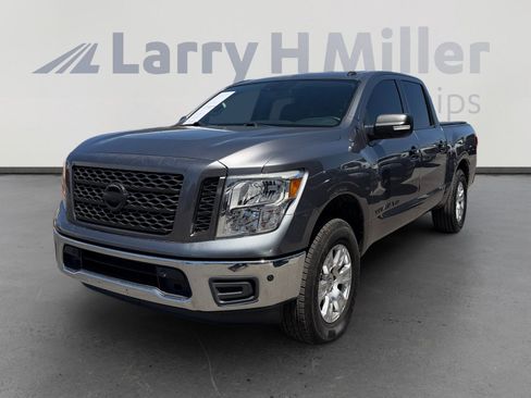 Used 2019 Nissan Titan SV w/ SV Convenience Package RWD image 1