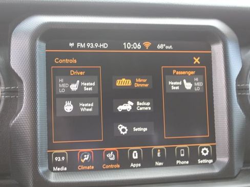 Used 2023 Jeep Wrangler Unlimited Sahara w/ Cold Weather Group AWD/4WD image 25
