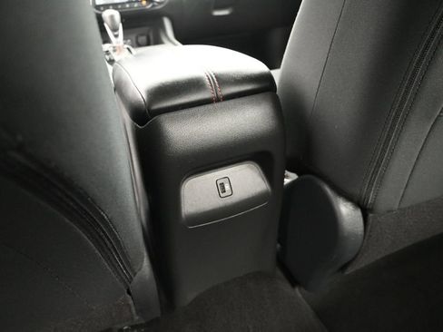 Used 2025 Nissan Sentra SR FWD image 17