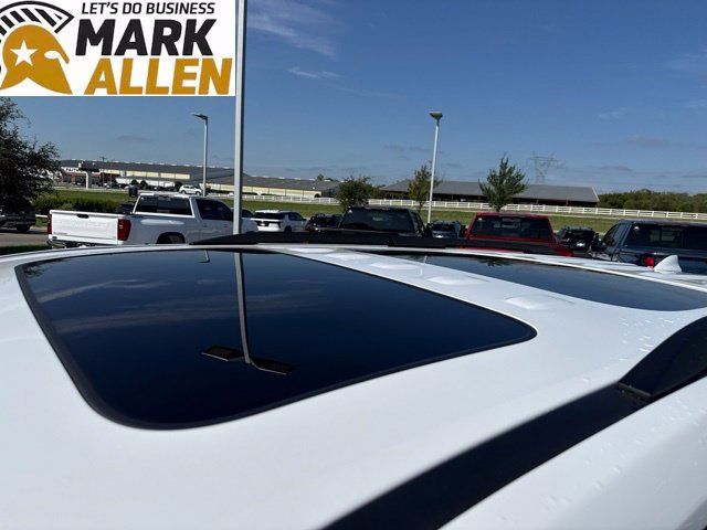 Used 2021 Chevrolet Traverse Premier w/ Redline Edition FWD image 8