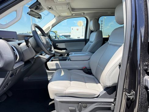Used 2025 Ford Expedition Max Active RWD image 5