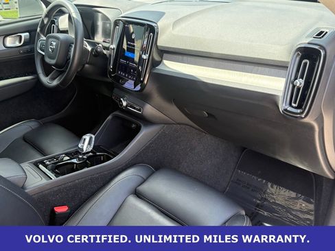 Certified 2025 Volvo XC40 B5 Plus AWD/4WD image 34
