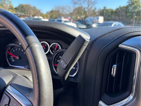 Used 2021 Chevrolet Silverado 1500 LT image 34