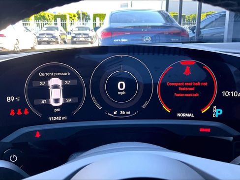 Used 2022 Porsche Taycan image 25