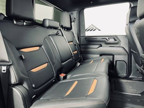 Used 2025 GMC Sierra 2500 AT4 w/ AT4 Premium Plus Package image 15