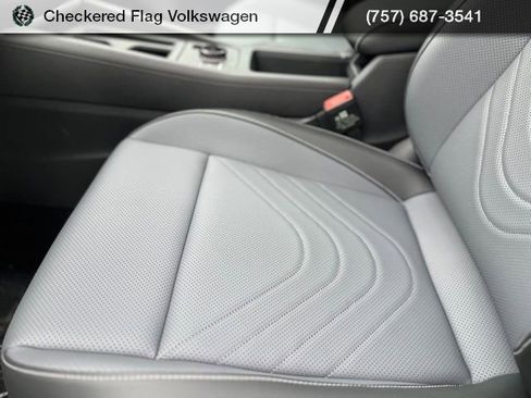 New 2026 Volkswagen Tiguan SE R-Line image 22