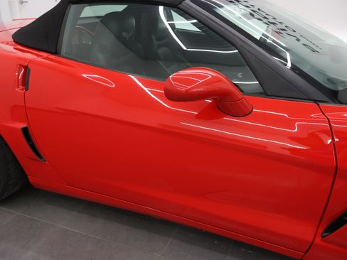 Used 2013 Chevrolet Corvette 427 w/ 1SB Preferred Equipment Group RWD image 21