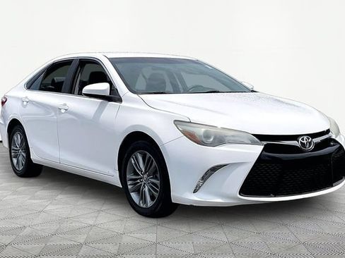 Used 2016 Toyota Camry SE FWD image 1