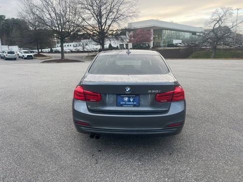 Used 2017 BMW 330i Sedan image 4