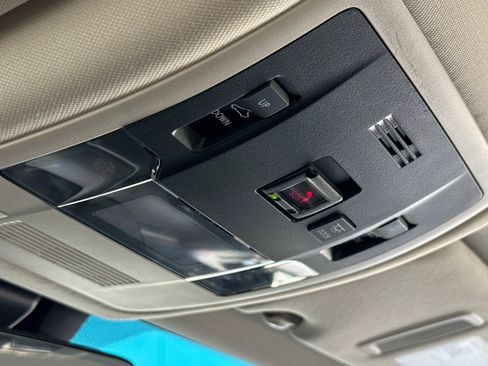 Used 2025 Lexus ES 300h w/ Premium Package FWD image 22