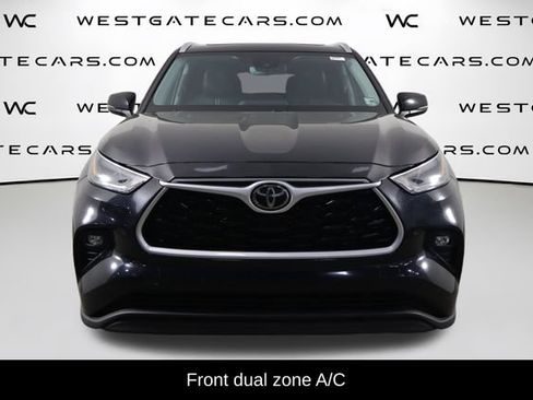 Used 2022 Toyota Highlander XLE FWD image 2