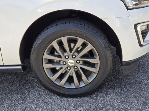 Used 2019 Ford Expedition Max Limited w/ Equipment Group 301A RWD image 4