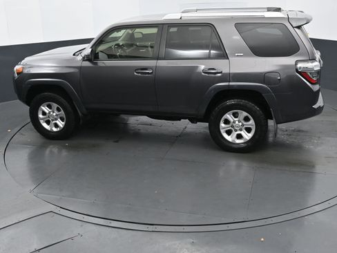 Used 2017 Toyota 4Runner SR5 image 29