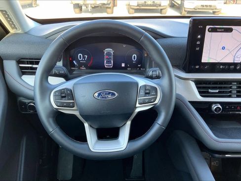 Certified 2025 Ford Explorer Active image 6