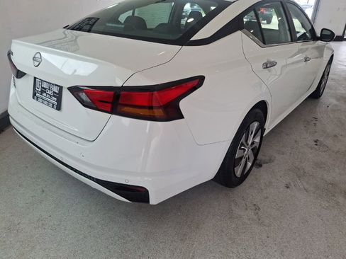 Used 2023 Nissan Altima 2.5 S FWD image 7