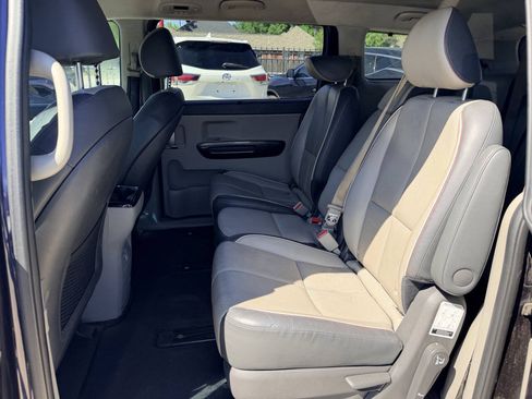 Used 2018 Kia Sedona EX FWD image 14