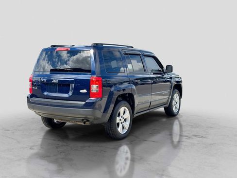 Used 2015 Jeep Patriot Latitude AWD/4WD image 6