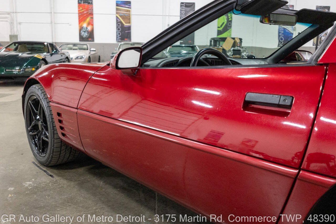 Used 1992 Chevrolet Corvette Coupe RWD image 23