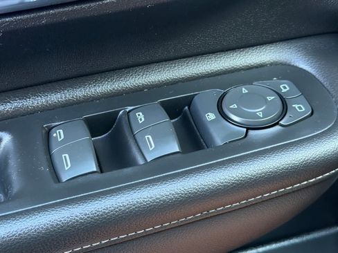 Used 2023 GMC Terrain SLE w/ Driver Convenience Package FWD image 13