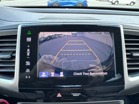 Used 2016 Honda Pilot Touring image 21