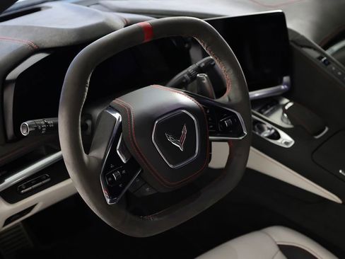 Used 2023 Chevrolet Corvette Stingray Premium Cpe w/ Z51 Performance Package RWD image 15