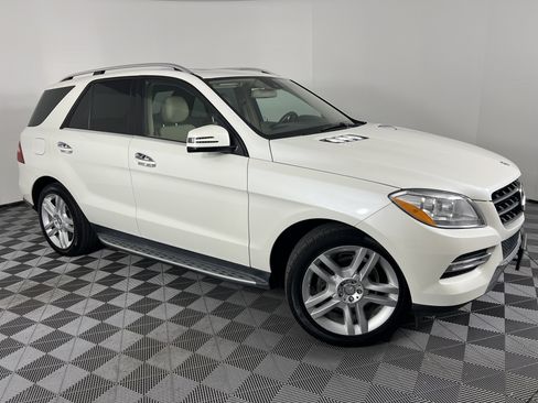 Used 2014 Mercedes-Benz ML 350 BlueTEC 4MATIC image 2