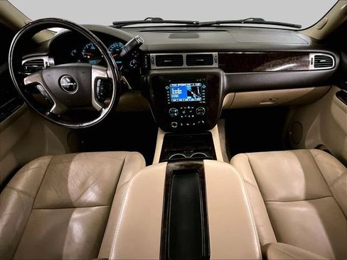 Used 2011 GMC Yukon XL Denali AWD/4WD image 15