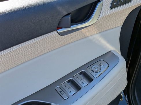 Used 2023 Hyundai Palisade Limited w/ Cargo Package image 10