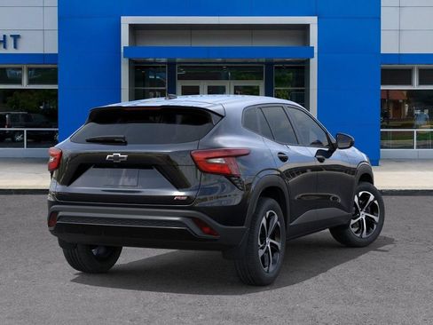 New 2026 Chevrolet Trax RS w/ Sunroof Package FWD image 4