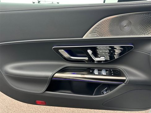 Used 2022 Mercedes-Benz SL 55 AMG 4MATIC image 25