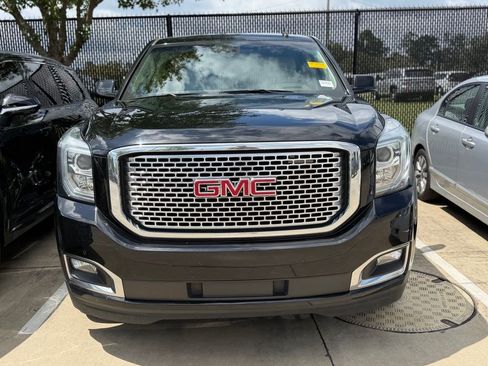 Used 2015 GMC Yukon Denali w/ Touring Package AWD/4WD image 3