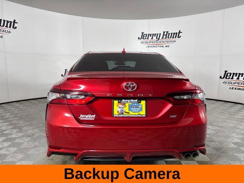 Used 2022 Toyota Camry SE FWD image 7