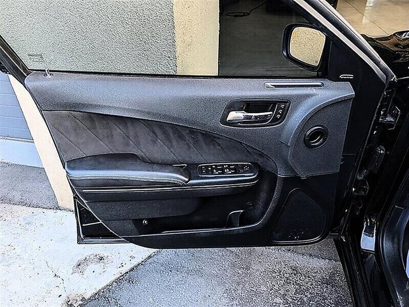 Used 2018 Dodge Charger SRT Hellcat w/ Harman/Kardon Audio Group RWD image 18